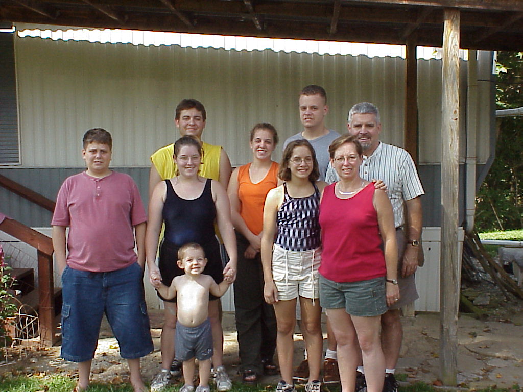 Ryan, Shane, Kristian, Cameron, Ashley, Anna, Bryce, Rita & Phil Frye - September '00